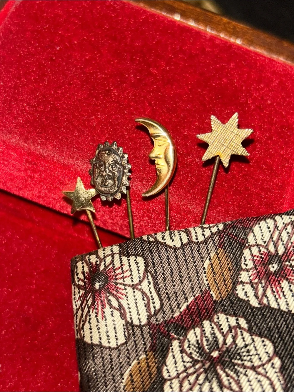 Vintage elegant gold